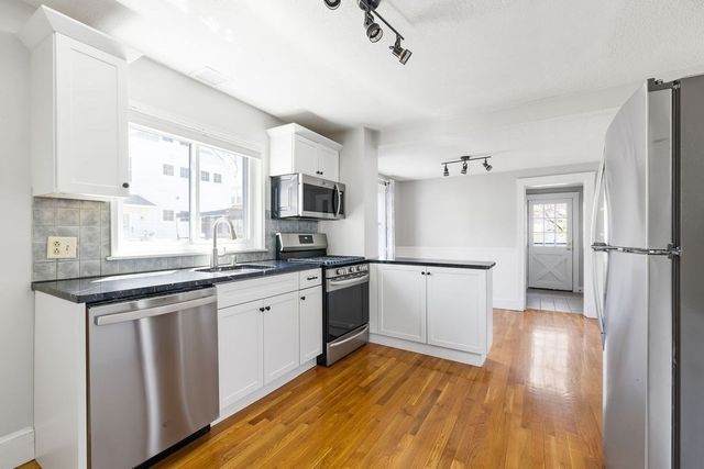 3 Ainsworth Pl, Melrose, MA 02176