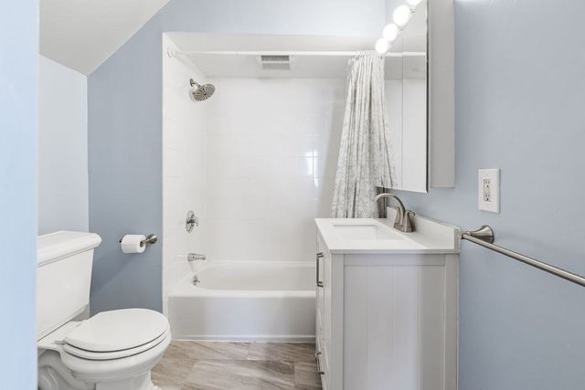 3 Ainsworth Pl, Melrose, MA 02176