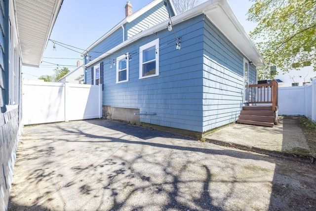 3 Ainsworth Pl, Melrose, MA 02176