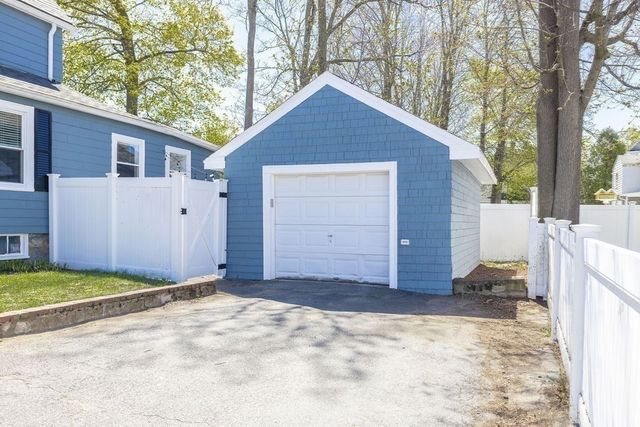 3 Ainsworth Pl, Melrose, MA 02176