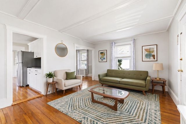 3 Ainsworth Pl, Melrose, MA 02176