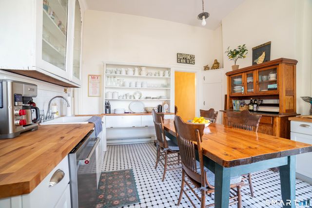 562 Chapel Street, New Haven, CT 06511
