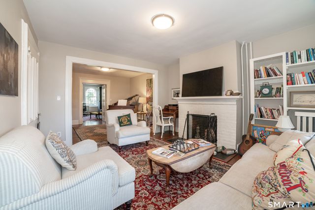 562 Chapel Street, New Haven, CT 06511