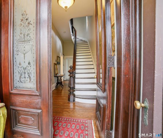562 Chapel Street, New Haven, CT 06511