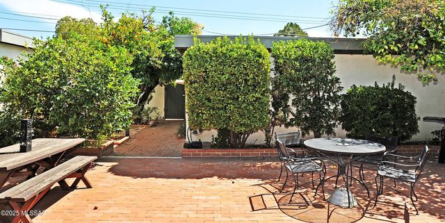 5754 E Grant Road, Tucson, AZ 85712