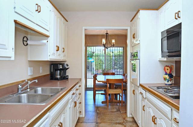 5754 E Grant Road, Tucson, AZ 85712