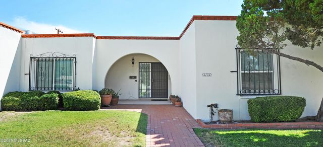 5754 E Grant Road, Tucson, AZ 85712