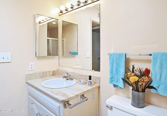 5754 E Grant Road, Tucson, AZ 85712