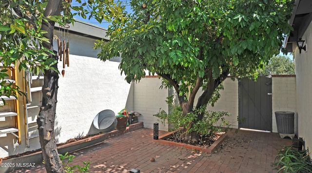 5754 E Grant Road, Tucson, AZ 85712