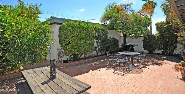 5754 E Grant Road, Tucson, AZ 85712