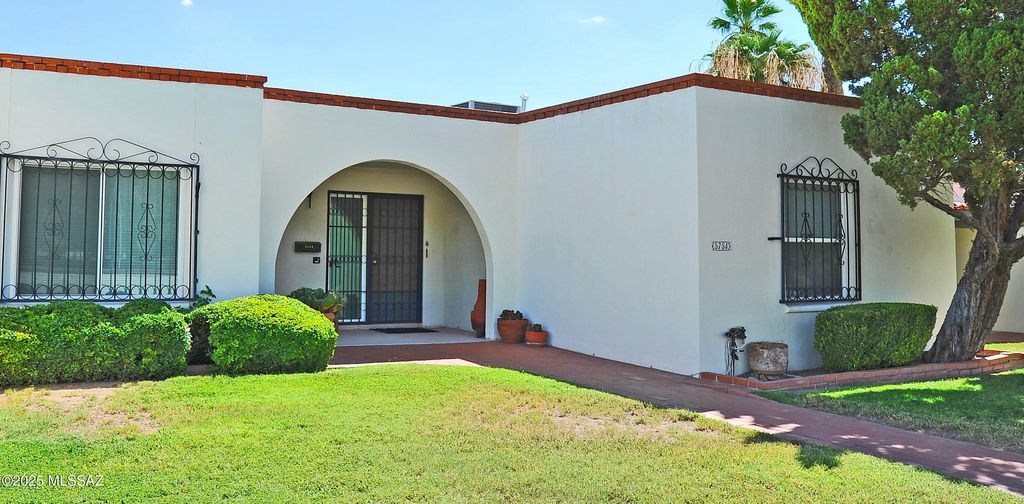 5754 E Grant Road, Tucson, AZ 85712