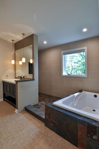 6889 Olentangy River Road, Columbus, OH 43235