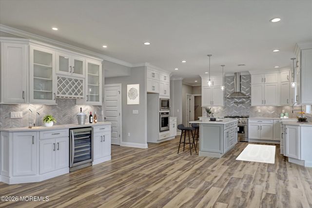 825 Naryshkin Way, Toms River, NJ 08753