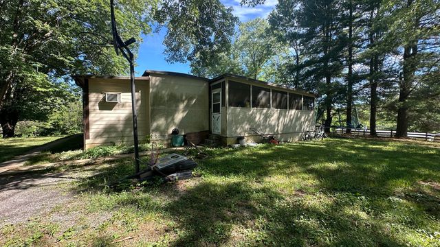 949 Roy RD, Troutville, VA 24175