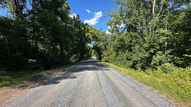 949 Roy RD, Troutville, VA 24175