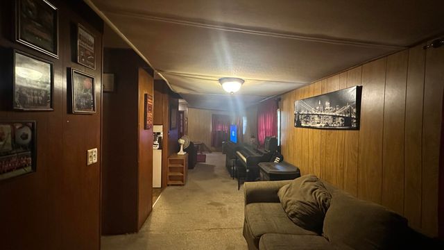 949 Roy RD, Troutville, VA 24175