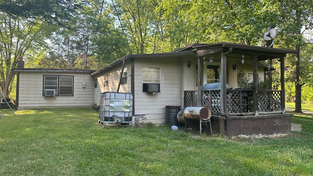 949 Roy RD, Troutville, VA 24175