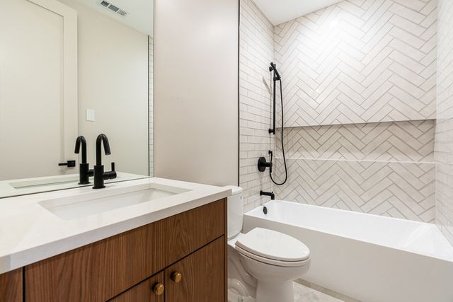 822 W Aldine Avenue 3N, Chicago, IL 60657