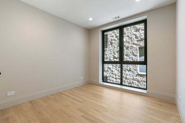 822 W Aldine Avenue 3N, Chicago, IL 60657