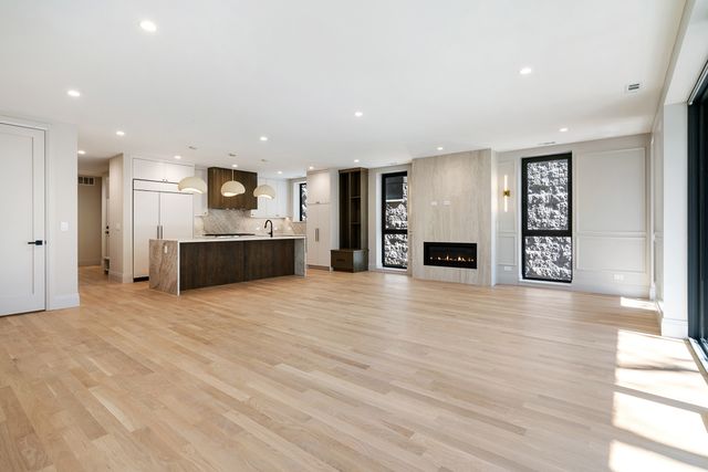 822 W Aldine Avenue 3N, Chicago, IL 60657