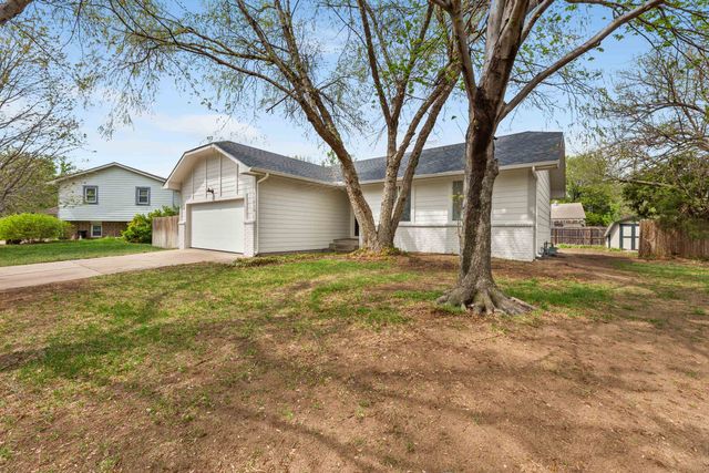 11018 W Shade Ct, Wichita, KS 67212