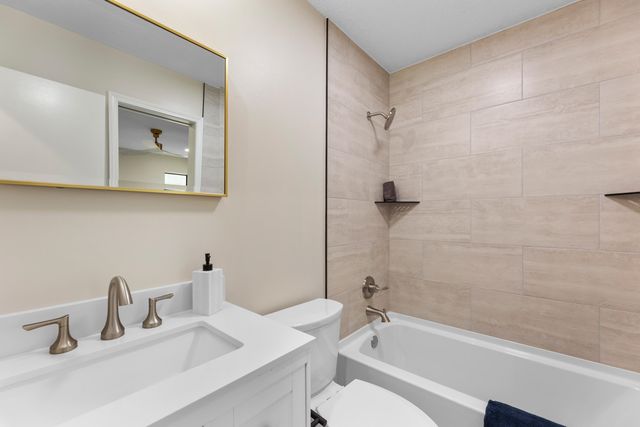 11018 W Shade Ct, Wichita, KS 67212