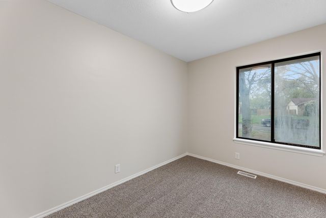 11018 W Shade Ct, Wichita, KS 67212