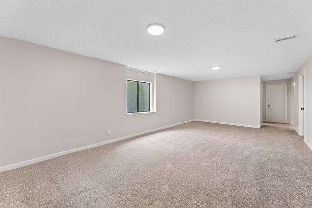 11018 W Shade Ct, Wichita, KS 67212