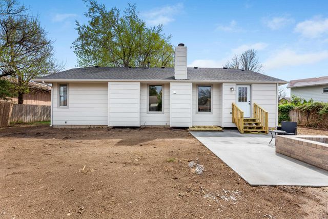 11018 W Shade Ct, Wichita, KS 67212