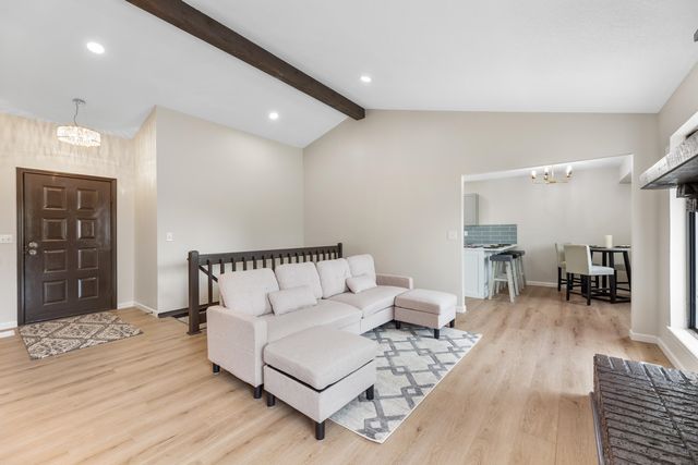 11018 W Shade Ct, Wichita, KS 67212