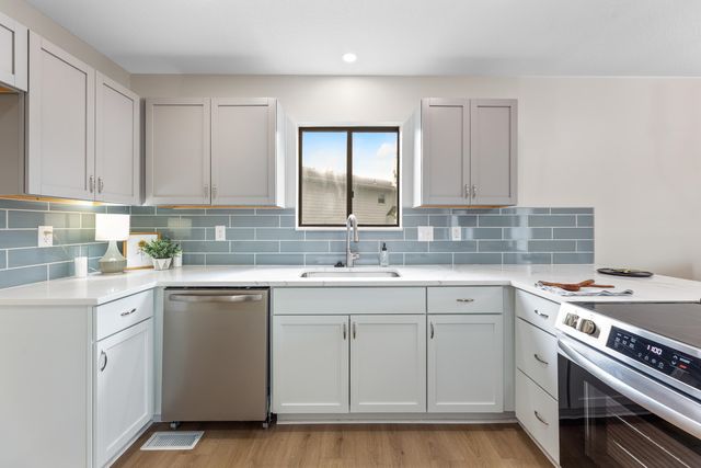 11018 W Shade Ct, Wichita, KS 67212