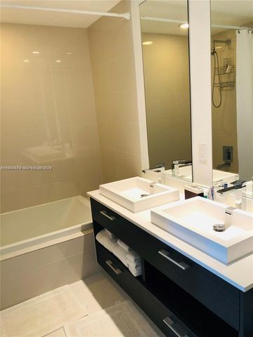 45 SW 9th St 2004, Miami, FL 33130