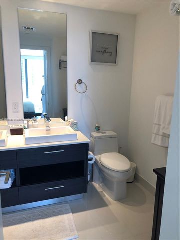 45 SW 9th St 2004, Miami, FL 33130