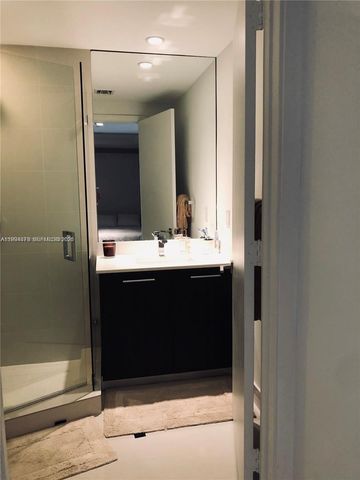 45 SW 9th St 2004, Miami, FL 33130