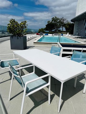 45 SW 9th St 2004, Miami, FL 33130