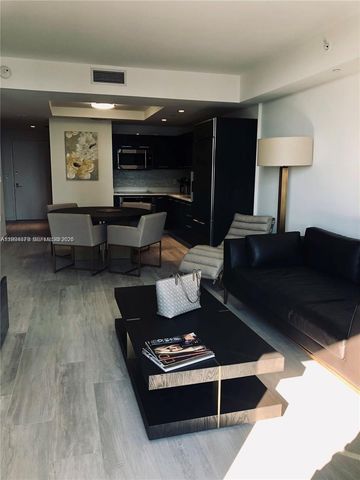 45 SW 9th St 2004, Miami, FL 33130