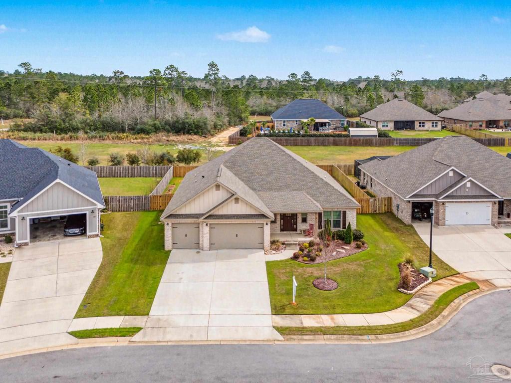 382 Tybrisa Ct, Cantonment, FL 32533