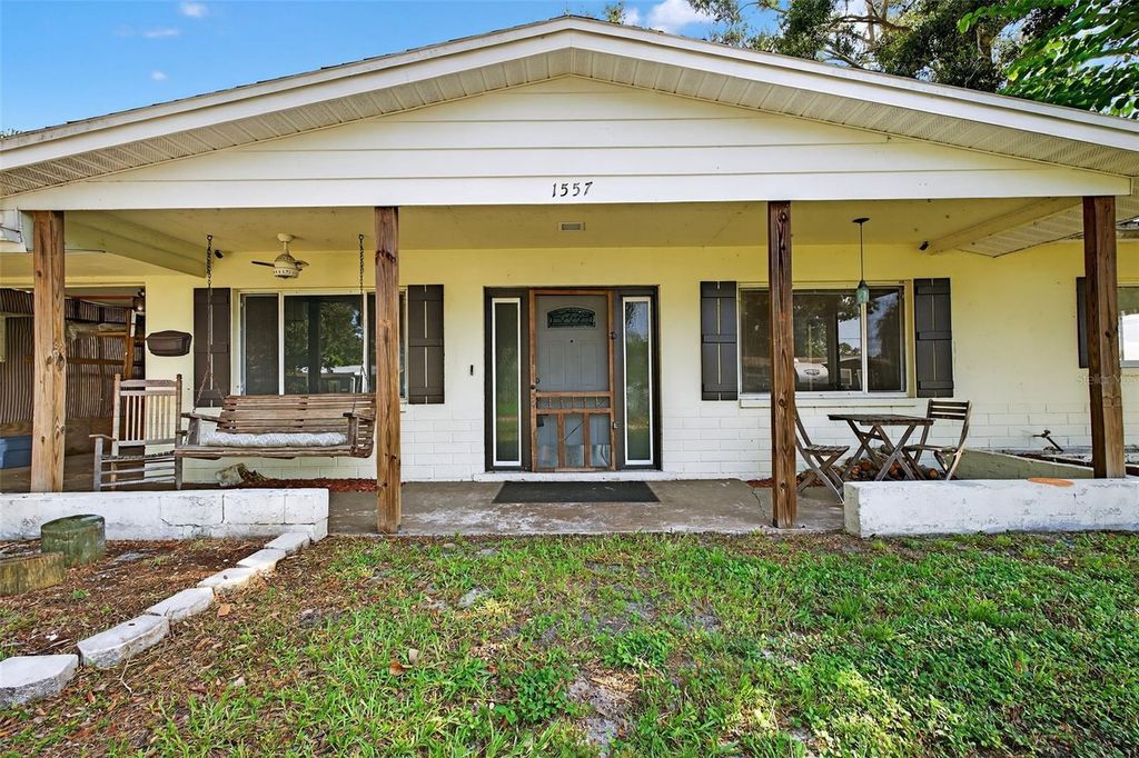 1557 79TH AVENUE N, St Petersburg, FL 33702