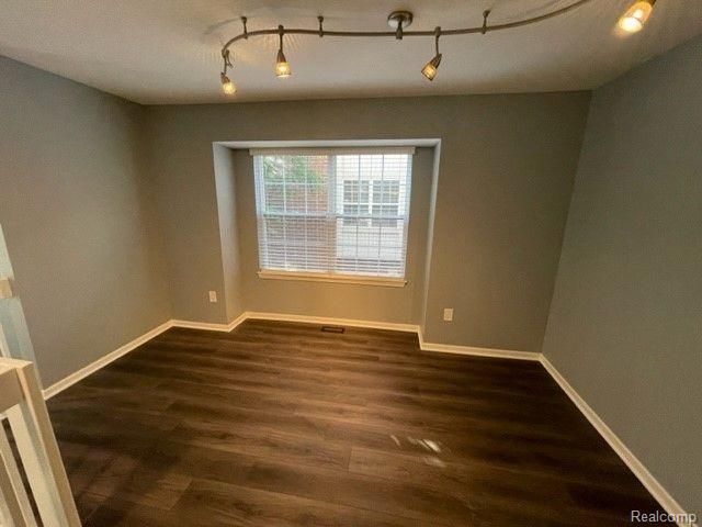 1530 MARYLAND CLUB Drive, Royal Oak, MI 48067