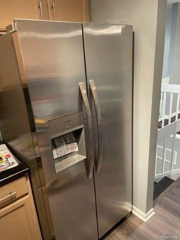 1530 MARYLAND CLUB Drive, Royal Oak, MI 48067