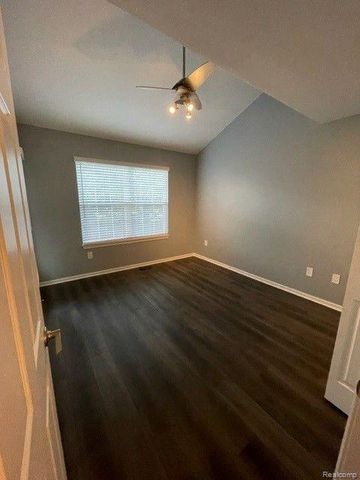 1530 MARYLAND CLUB Drive, Royal Oak, MI 48067