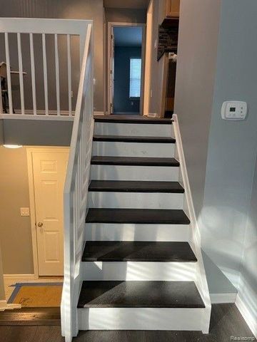 1530 MARYLAND CLUB Drive, Royal Oak, MI 48067