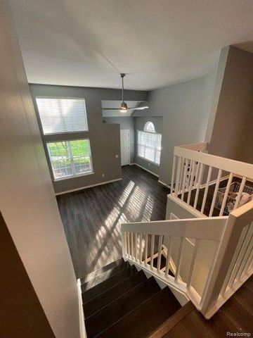1530 MARYLAND CLUB Drive, Royal Oak, MI 48067