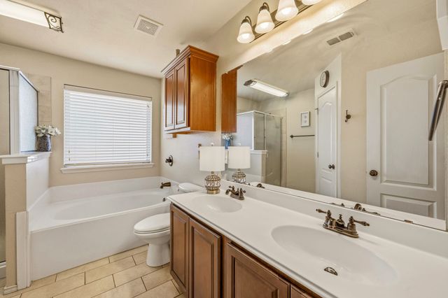 200 Jacinth Lane, Granbury, TX 76049
