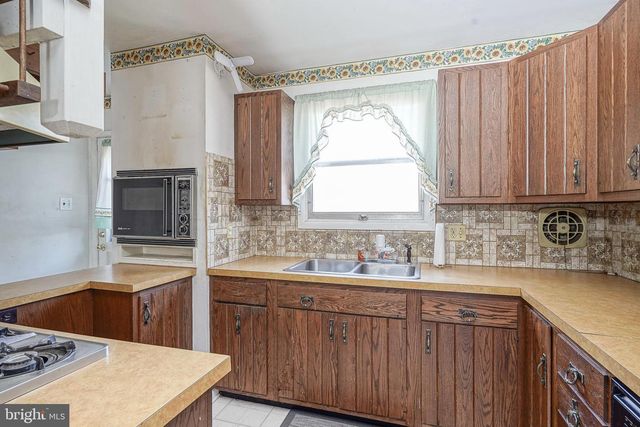 225 DRAKE RD, Cherry Hill, NJ 08034