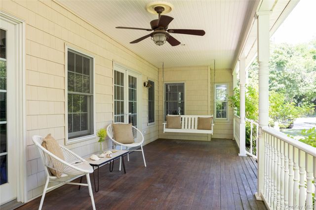 185 Maiden Lane, Mattituck, NY 11952