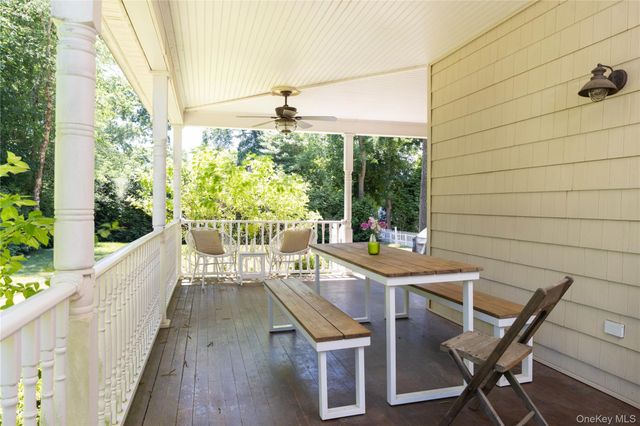 185 Maiden Lane, Mattituck, NY 11952