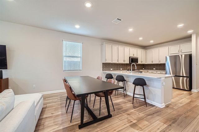 1009 NW Testoa CV N, Hutto, TX 78634