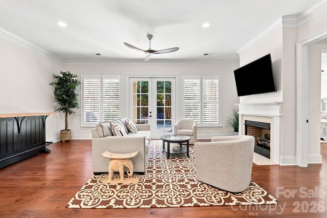 6831 Louisburg Square Lane, Charlotte, NC 28210
