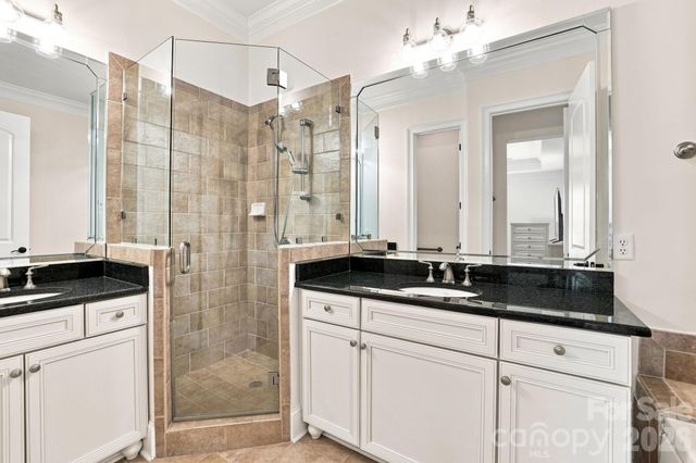 6831 Louisburg Square Lane, Charlotte, NC 28210